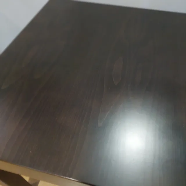 Mesa y sillas para restaurante