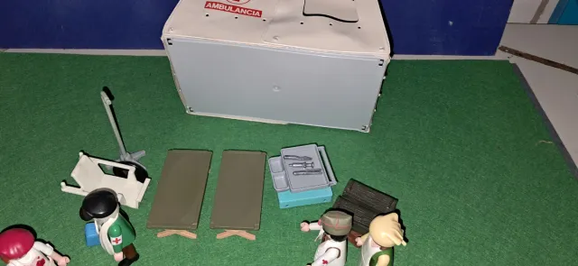 Playmobil Loja de Campanha e Sanitários Militares