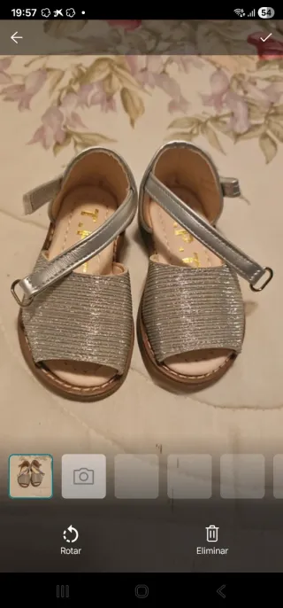 Sandalias niña plateadas