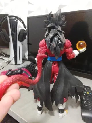 Pack 2 figuras dragón ball. NEGOCIABLE.