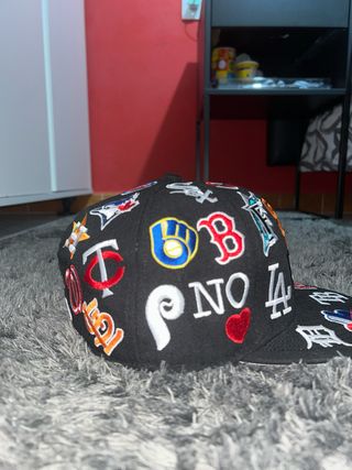 Gorra Supreme Negra Multimarca MLB