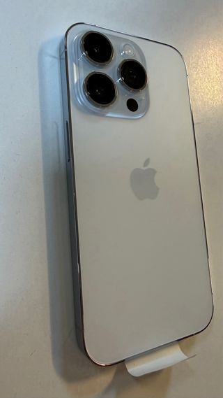 iPhone 14 Pro 512GB Plata sin estrenar.