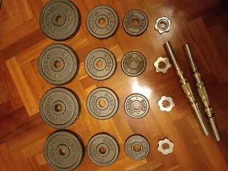 Set di manubri cromati con 2 barre e dischi