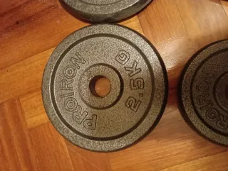 Set di manubri cromati con 2 barre e dischi