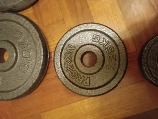 Set di manubri cromati con 2 barre e dischi