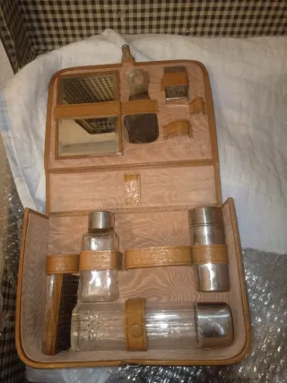Estuche barbero antiguo de cuero