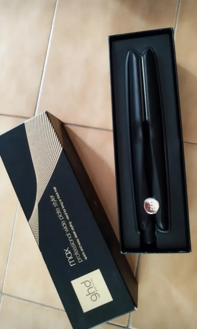 Piastra per capelli GHD Max nera