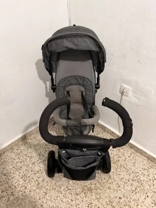 Triciclo de paseo gris para bebé kinderkraft
