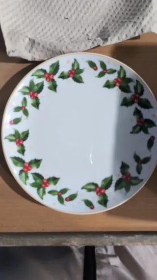 Vajilla de Navidad con Hojas de Acebo