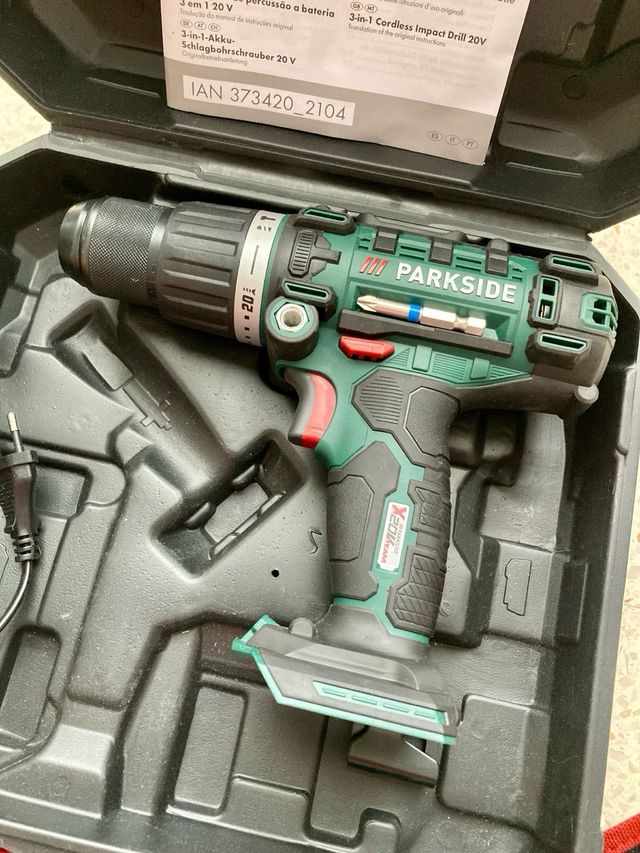 Parafusadeira de Impacto Parkside 20V + Acessórios