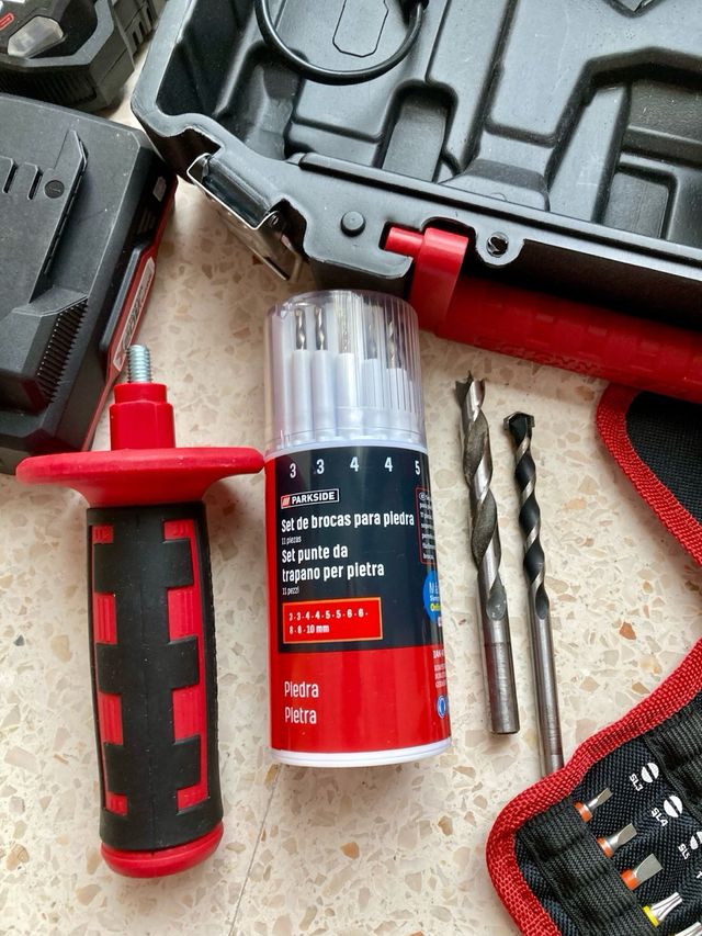 Parafusadeira de Impacto Parkside 20V + Acessórios