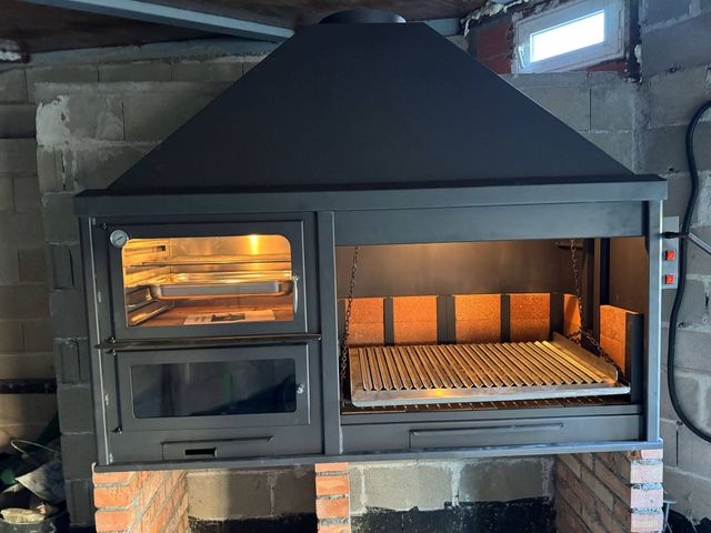 Barbacoa y Parrilla de Metal Negra