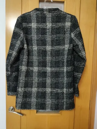 Chaquetón Zara Cuadros Blanco y Negro