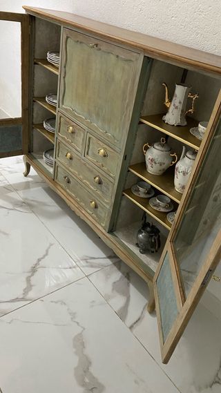 Aparador vitrina madera y cristal
