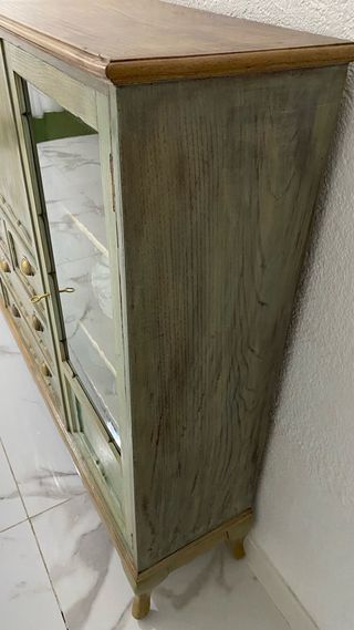 Aparador vitrina madera y cristal