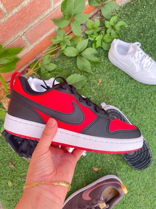 Zapatillas Nike Negras y Rojas Nuevas