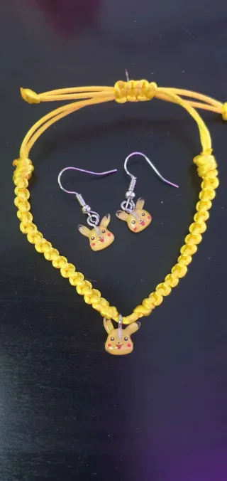 Conjunto Pulsera y Pendientes Pikachu