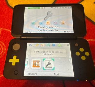Nintendo New 2DS XL negra y verde