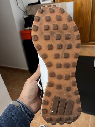 Zapatillas Mustang modelo Zinc Beige y Blanco