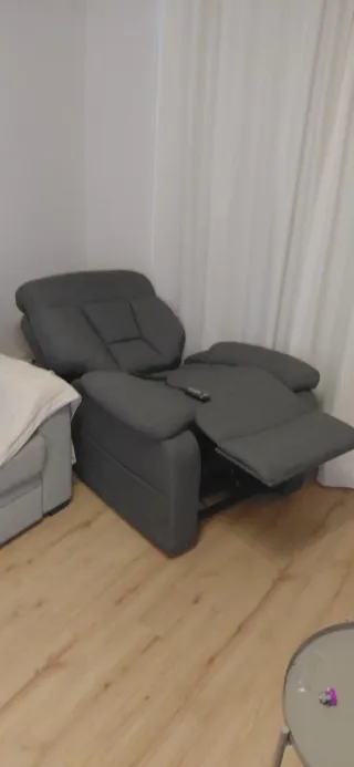 Sillón reclinable eléctrico gris
