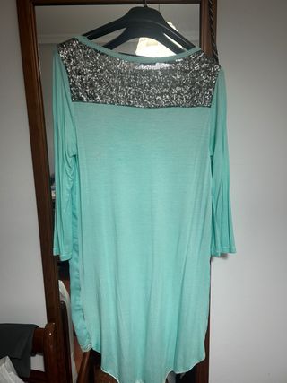 Vestido turquesa con pedrería