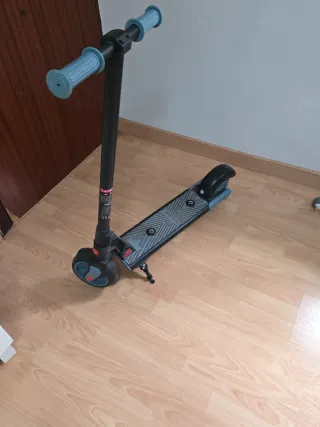 Patinete eléctrico infantil