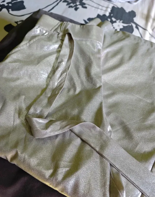 Pantalón plateado Zara