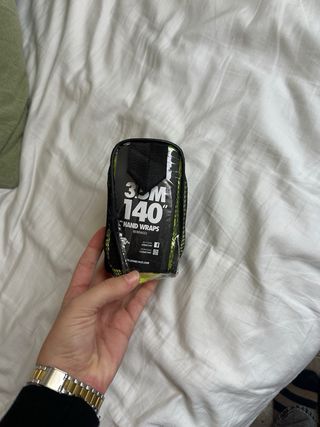 Guantes de Boxeo Leone Rosa Vendas Amarilla