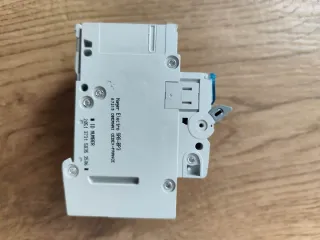 Lote x5 Interruptor HAGER 3P C 20A MCN320E