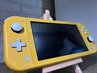 Megapack Nintendo Switch Lite Amarilla+extra! 512GB