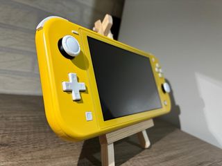 Megapack Nintendo Switch Lite Amarilla+extra! 512GB