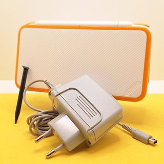 Nintendo 2DS XL Bianco Arancione