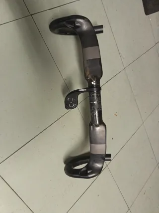 Manillar de carbono para bicicleta carretera