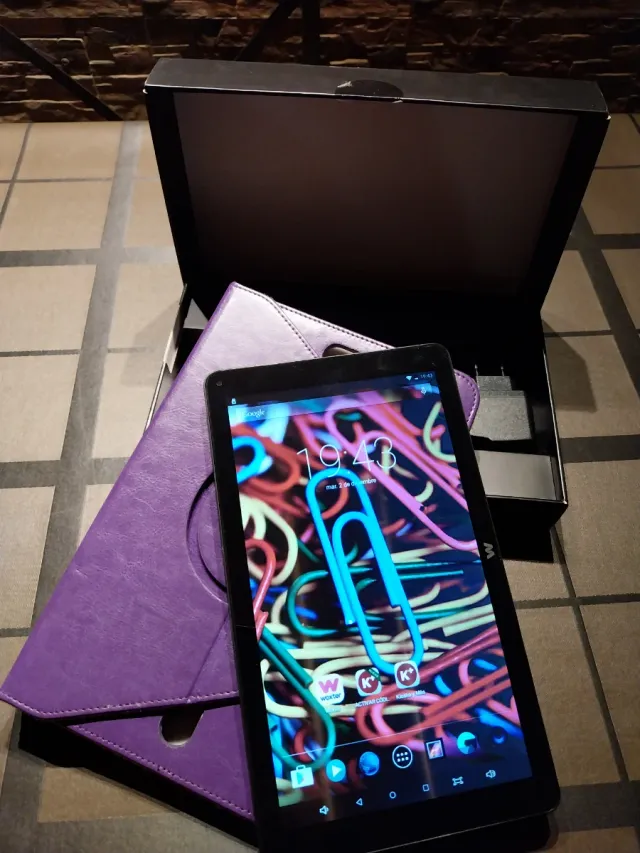 Tablet Woxter QX 103 con funda y caja