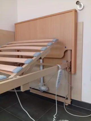 Cama articulada eléctrica modelo Teide baja.