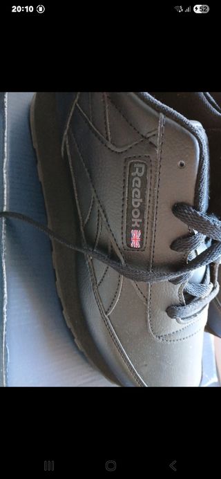 Reebok Classic Negras originales en su caja