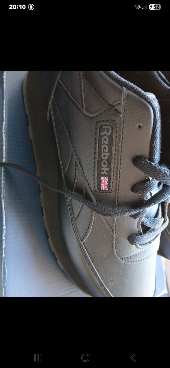 Reebok Classic Negras originales en su caja
