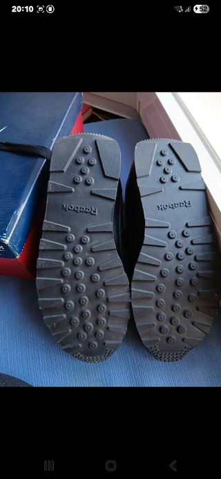 Reebok Classic Negras originales en su caja