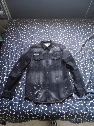 Chaqueta vaquera Zara negra con salpicaduras
