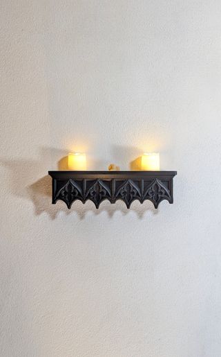 Prateleira Gótica Negra Arqueada