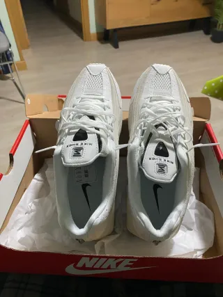 Nike Shox Blancas y Beige