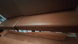 Sofá con baúl de madera para  almacenaje