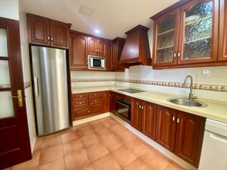 Venta de casa en Camposoto con plaza de garaje