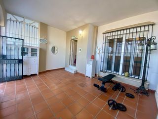 Venta de casa en Camposoto con plaza de garaje