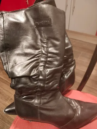 Botas Mustang Talla 38 Negras