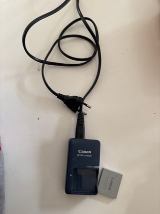 Cámara Canon IXUS 75 + Funda Sumergible