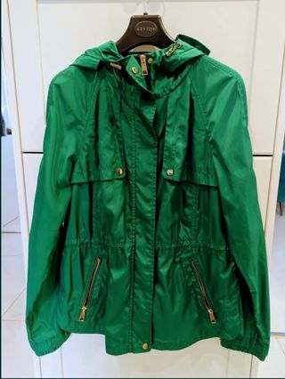 Chubasquero Zara verde