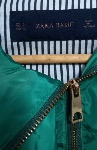 Chubasquero Zara verde