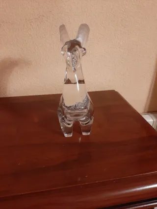 Figura carnero cristal.