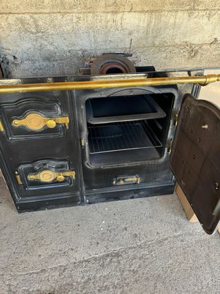 Cocina de leña Hergom N.9 sin estrenar, se instaló